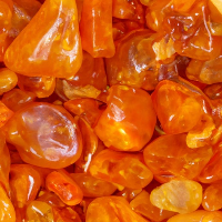 Amber resin note in The Bold Rose Flex perfume for rich warm longevity.